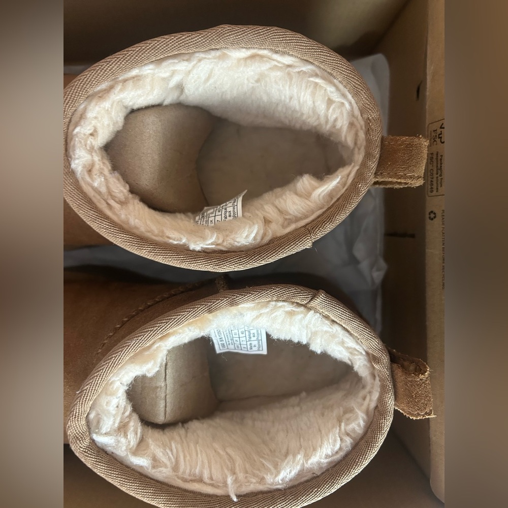 UGG Classic Ultra Mini Platform in Chestnut - Picture 7 of 8